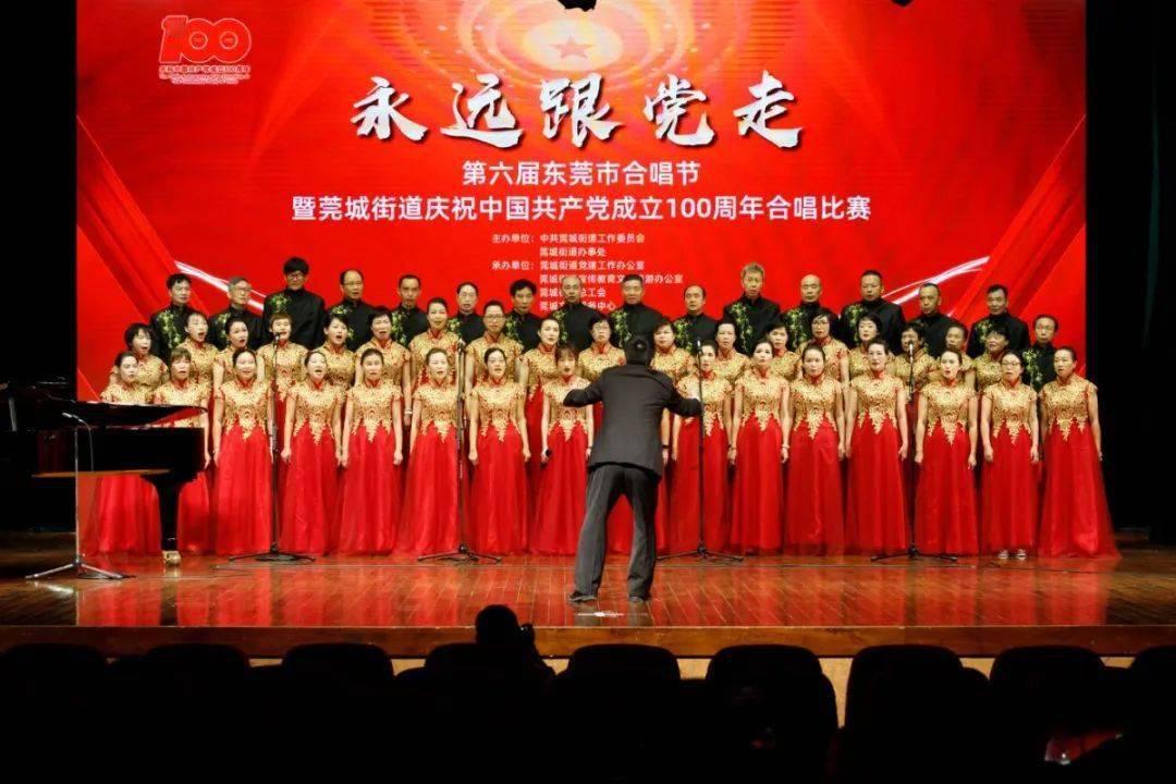 他天资聪颖,18岁便本科毕业,出国镀金成名后毅然回国